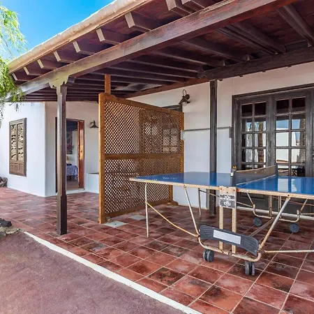 Rustic House * Tahiche